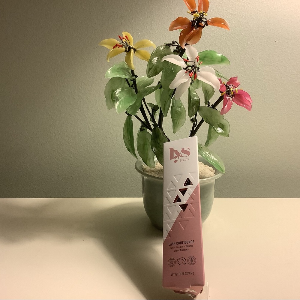 NWT! Lys lash confidence mascara